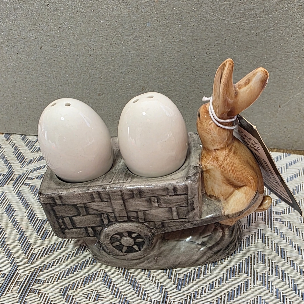Creative Co-Op Rabbit With Egg Salt Pepper Shaker Set #127 - Picture 5 of 9